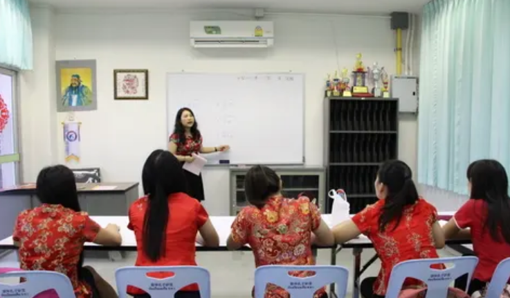 中国和泰国共同展开推泰国妇女的职业技能培训
