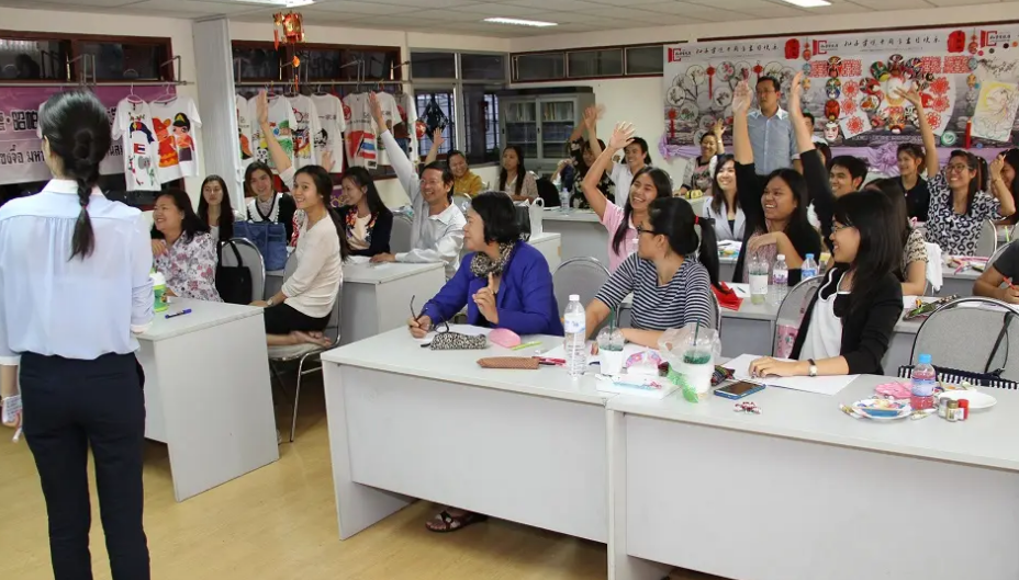 中国和泰国共同展开推泰国妇女的职业技能培训