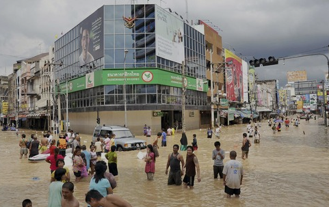 泰国乌汶府遭遇40年来最严重洪灾