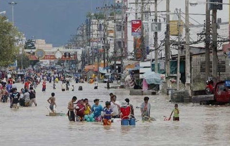 泰国乌汶府遭遇40年来最严重洪灾
