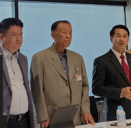 泰国反对派暂停就农磨兰普府枪击事件开展的特别会议