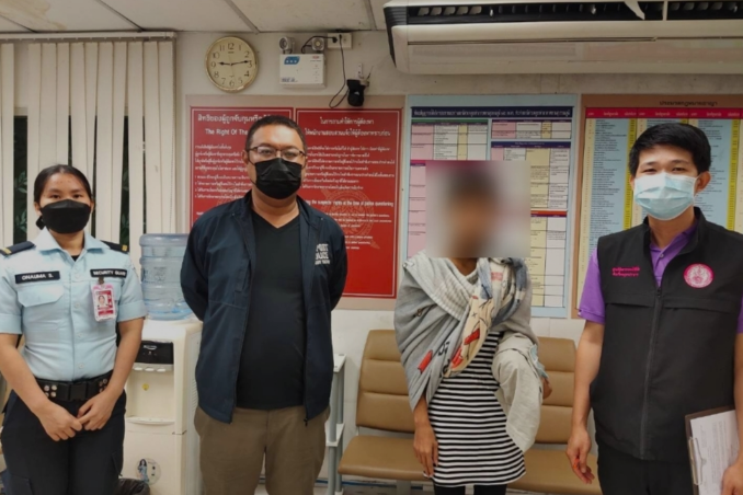 泰国一女子在曼谷机场“留宿