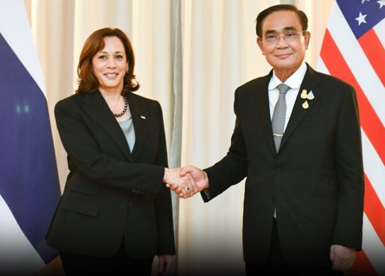 泰国总理与美国副总统会晤