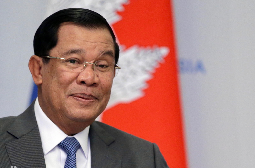 泰国总理与柬埔寨首相会面