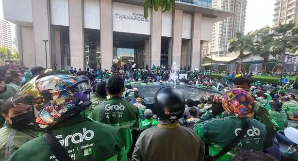 Grab公司在泰国普吉推出嘟嘟车叫车服务