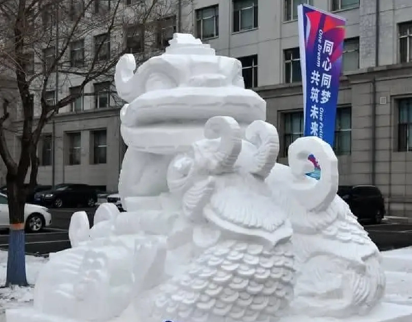 泰国学生荣获中国国际大学生雪雕大赛奖