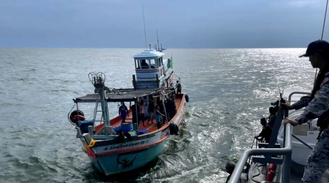 渔民漂浮了30多个小时后获救